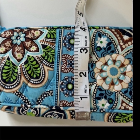 Vera Bradley purse clutch wallet keychain
With zipper in excellent condition - Picture 13 of 14